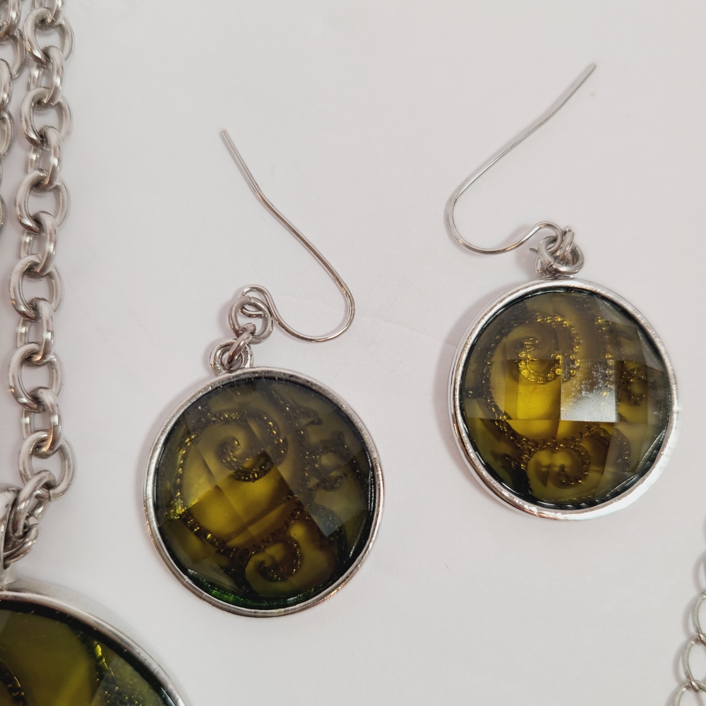 Silver Tone & Moss Green Faceted Filigree Necklace & Earring Set - Picture 8 of 15